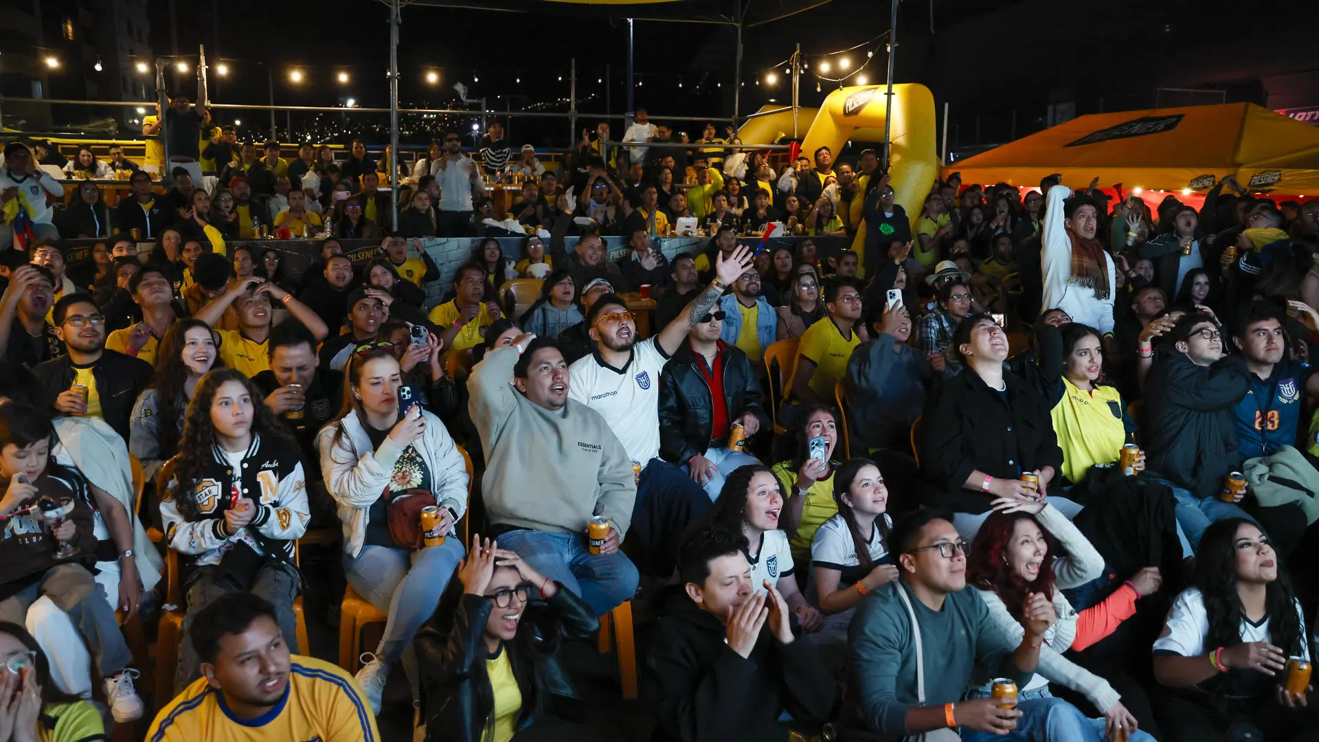 Un muerto y seis heridos en Ecuador en un ataque de sicarios de 16 años durante el partido ante Curazao del Mundial