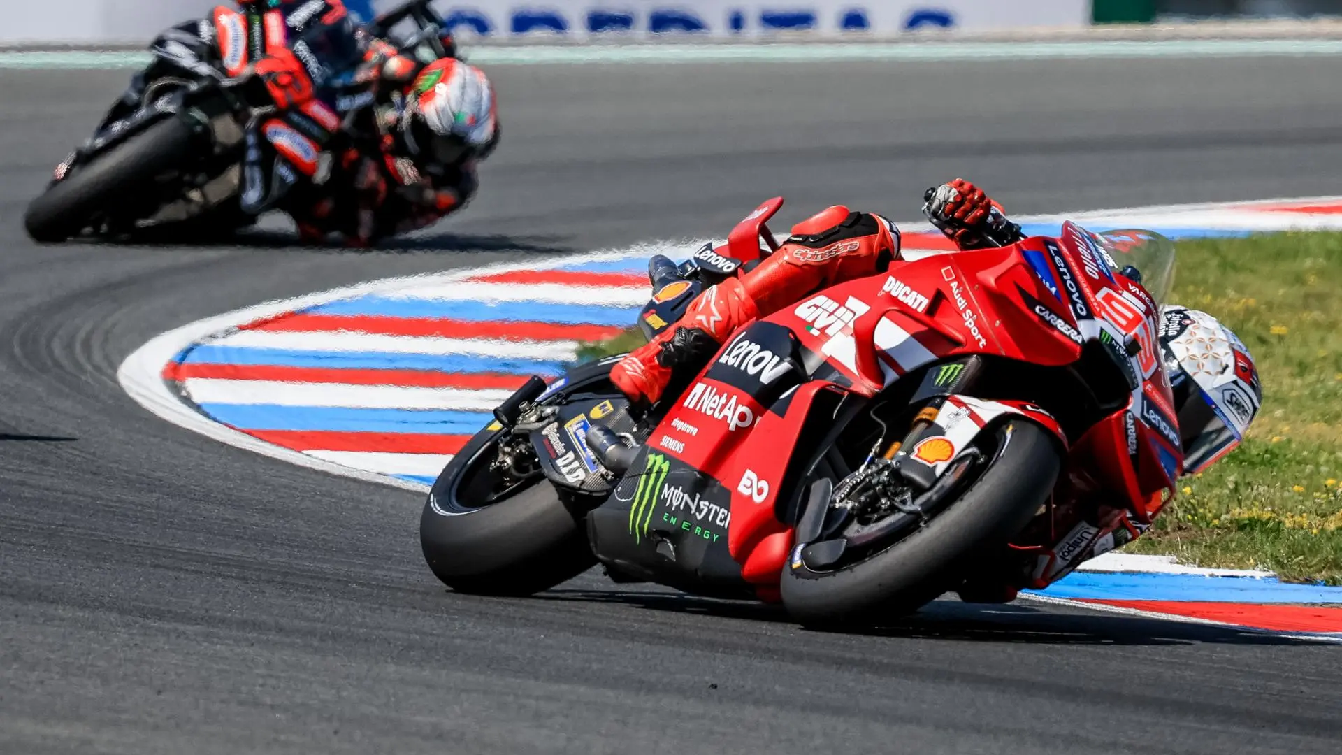 Marc Márquez gana en Brno y da un mordisco a Bezzecchi en el Mundial