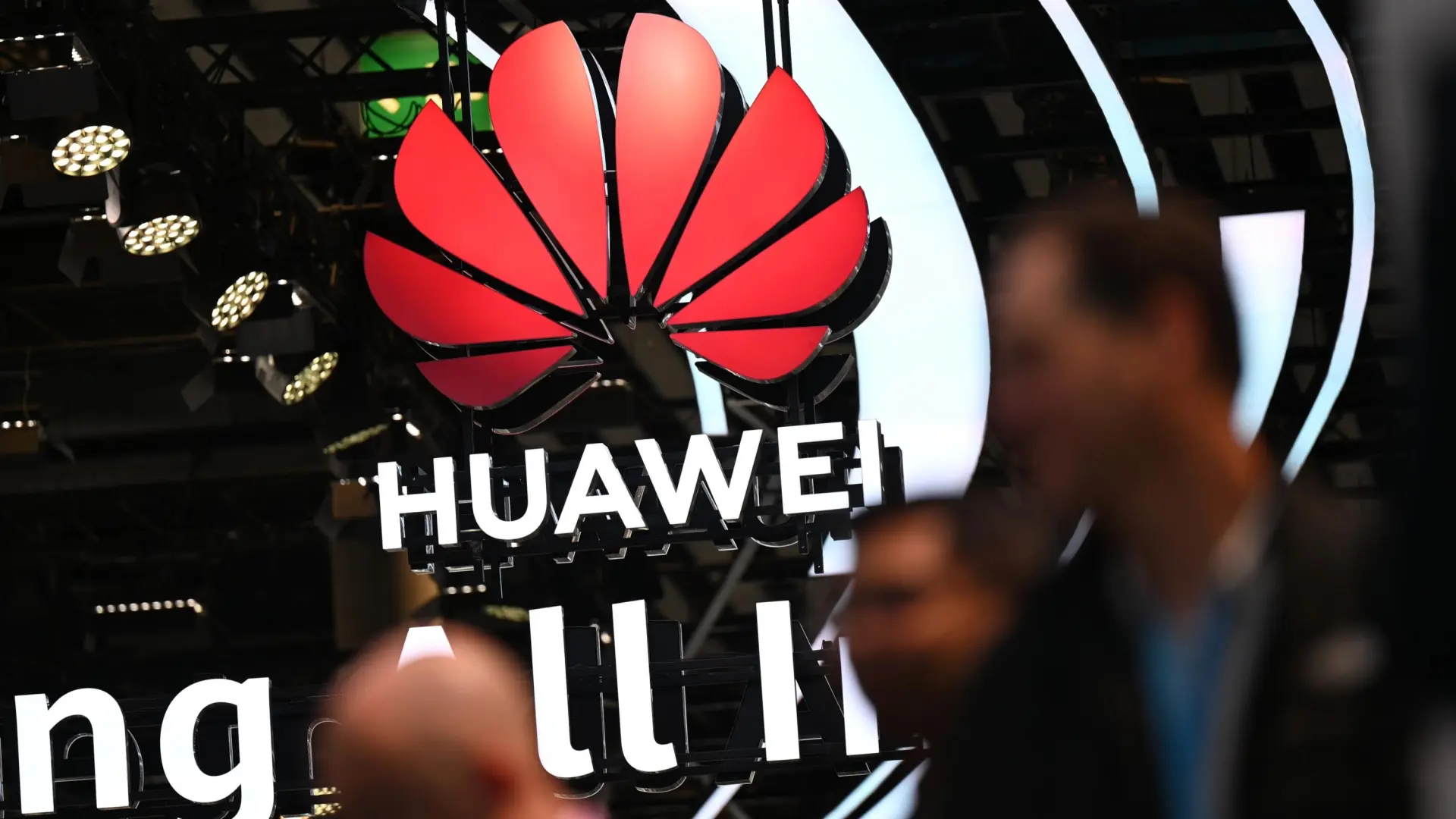 Huawei recorta ingresos por tercer año consecutivo en España en pleno pulso entre Moncloa y Bruselas