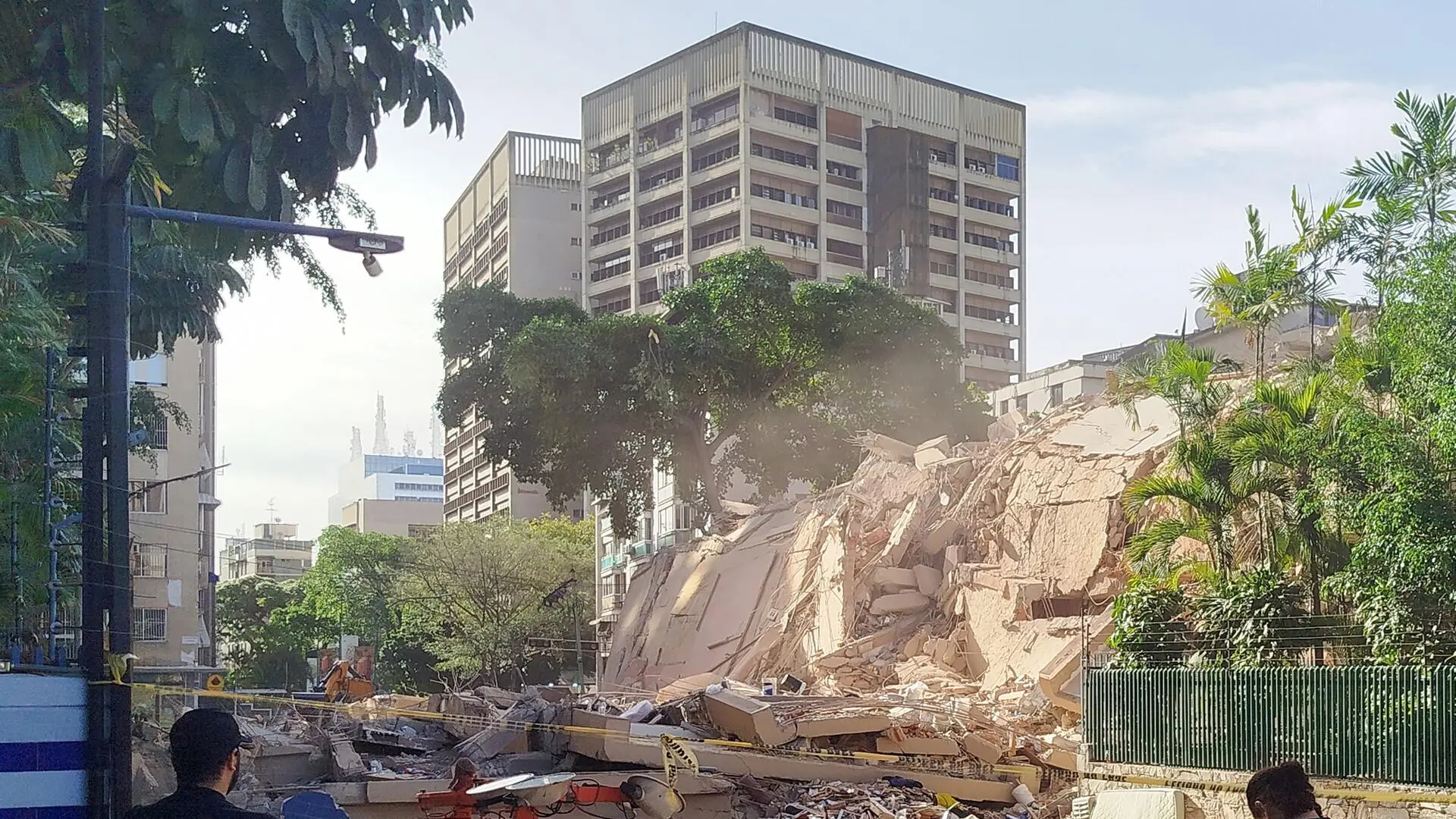 El Gobierno confirma dos españoles muertos y 80 desaparecidos tras los terremotos de Venezuela