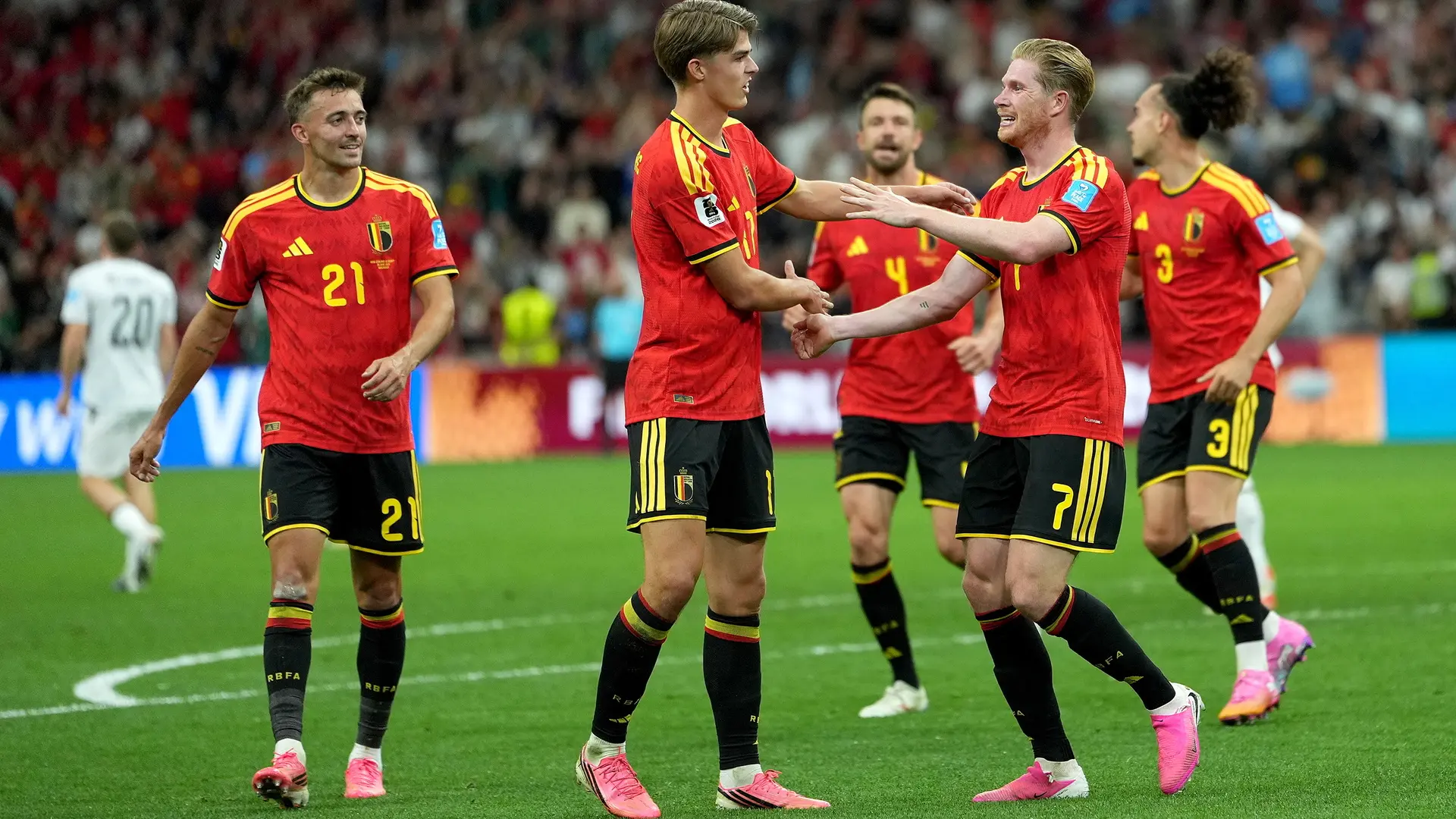 Bélgica reacciona a tiempo y golea a Nueva Zelanda para pasar a dieciseisavos como primera de grupo
