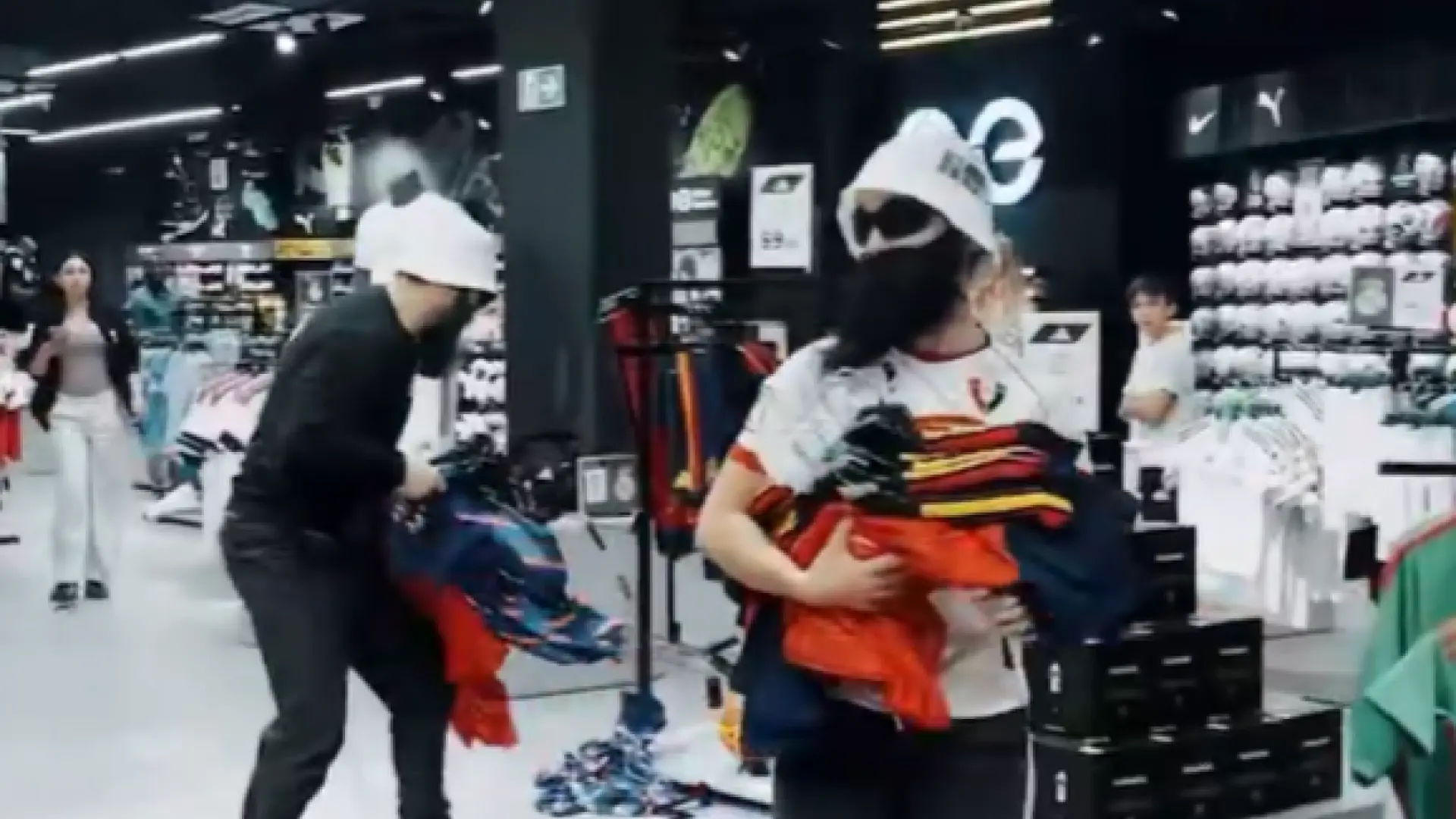 Roban camisetas de España para reivindicar la selección del País Vasco