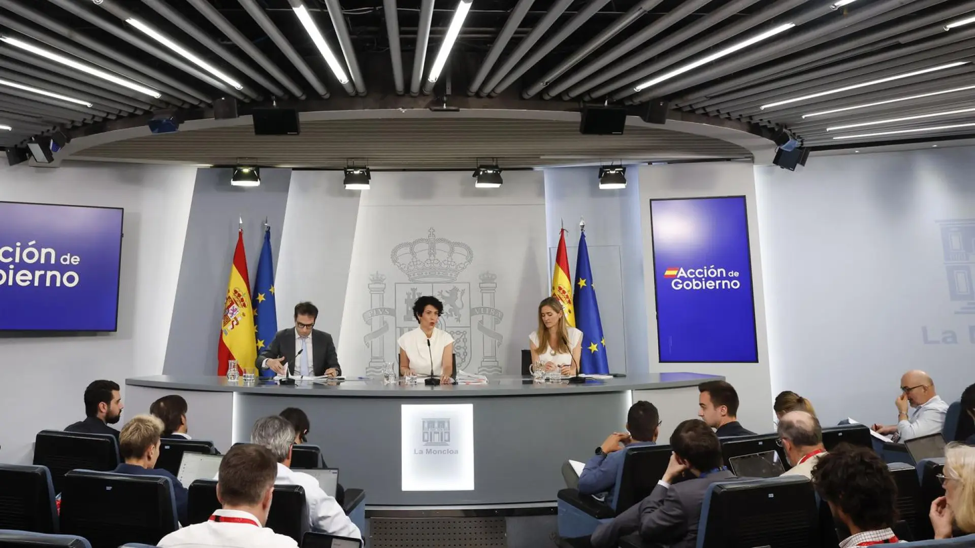 El Gobierno recupera el IVA del 21% a las gasolinas e introduce una ayuda de 15 céntimos por litro en el surtidor