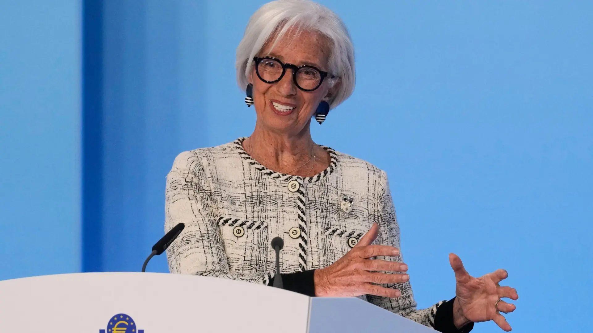 Lagarde sugiere que la subida de los tipos de interés será limitada pese al impacto de la guerra en Irán