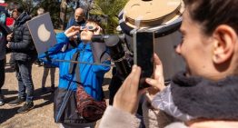 El furor por el eclipse desata la pasión por la ciencia en España: la astronomía se convierte en 'best seller' y las exposiciones se expanden por todo el país