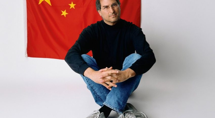 «Hemos encontrado un bache en el camino»: el día que Steve Jobs tuvo que cerrar sus fábricas para mudarse a China