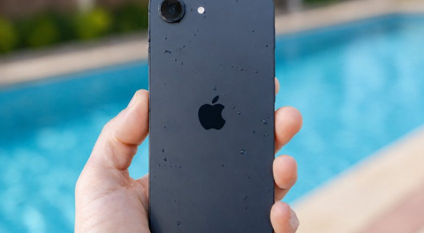 Llevar el iPhone a la piscina y playa no es tan seguro como parece. Mojarlo no es buena idea aunque esté certificado