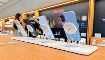 Apple Upgrade es el nuevo plan para renovar tu iPhone por menos dinero. Así funciona (aunque nos toque mirar de lejos)