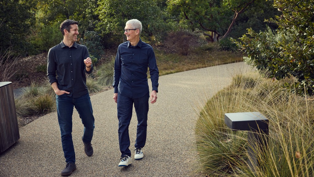No eres tan poderoso si faltas al "campamento para ricos". Tim Cook nunca falla y se ha llevado a su sucesor en la maleta 