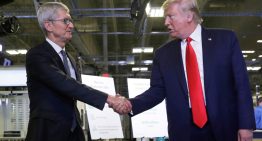 «Tuvimos que traer a gente de China en avión para solucionarlo», un ingeniero de Apple relató el «fiasco» de la fábrica de Texas de la que presumió Trump
