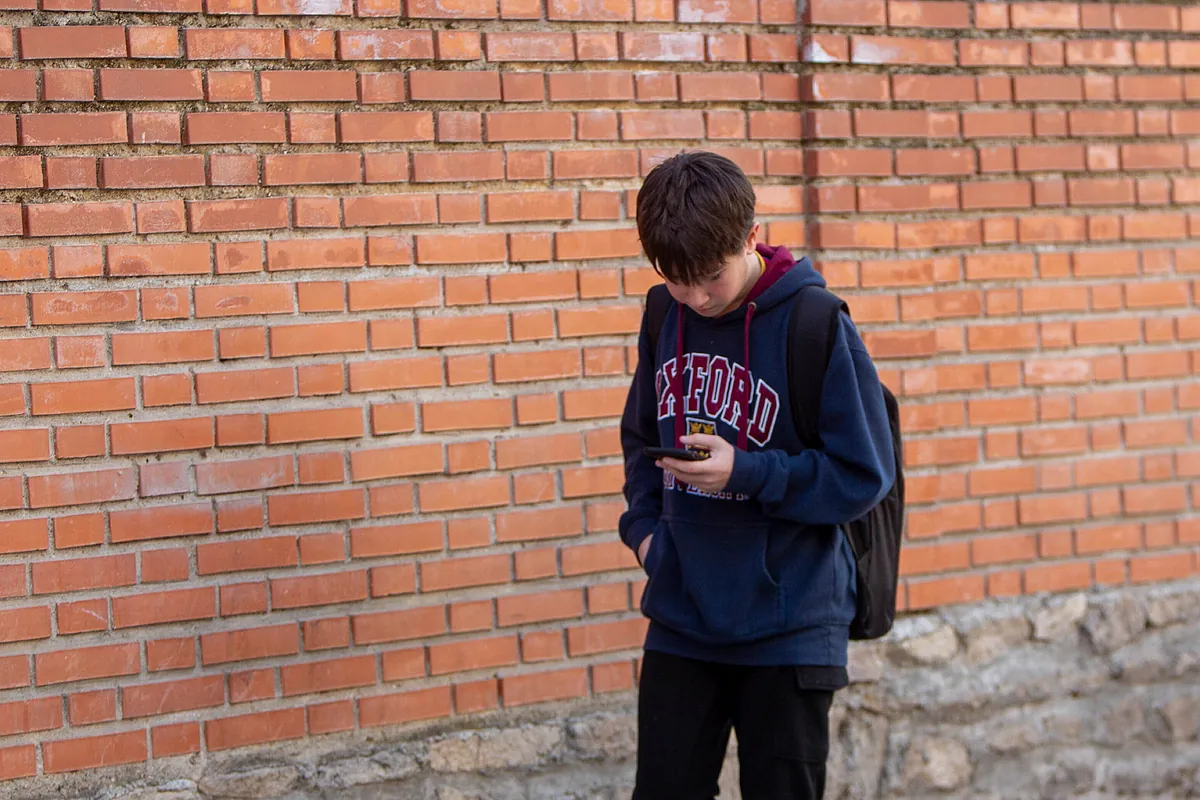 El Gobierno quiere prohibir las redes sociales a los menores de 16 años, pero permitiendo los contenidos educativos