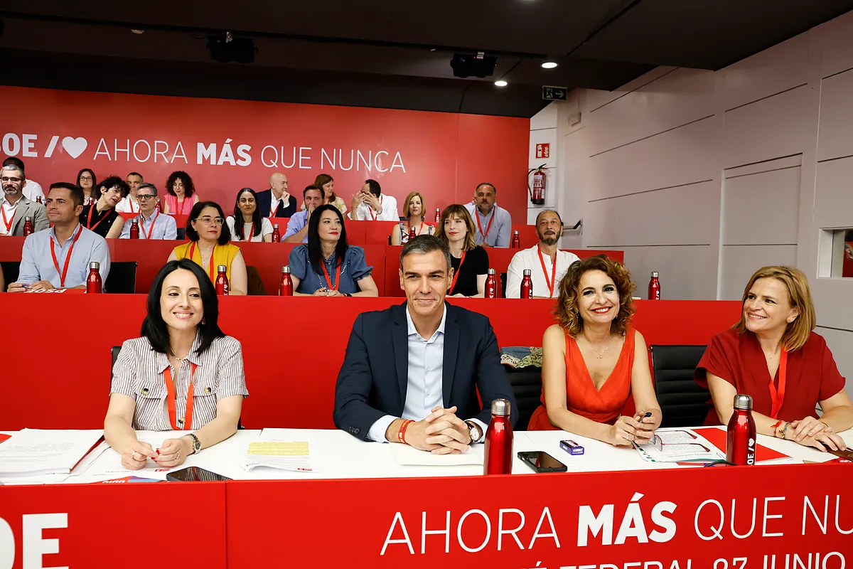 El PSOE gana un 70% más y dispara la partida para retribuir a la alta dirección «al ser colegiada para sustituir a Cerdán»