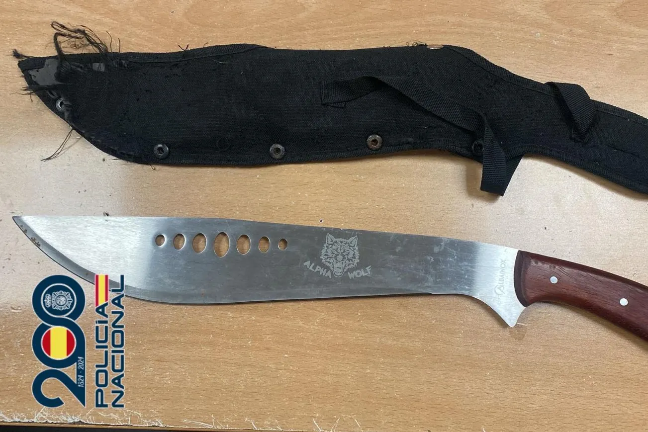 El mercado 'online' de las armas blancas ilegales: «Por ocho euros puedes comprar un machete en Madrid… es un precio irrisorio»