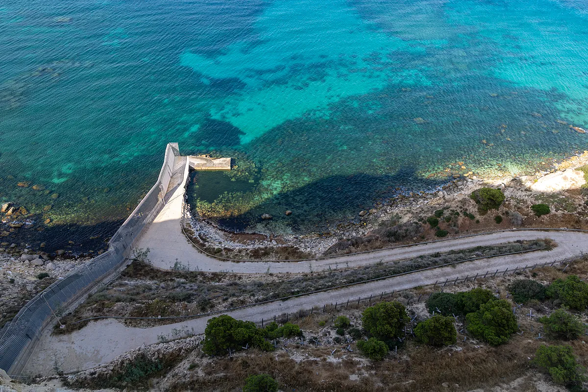 Marruecos detiene a gran parte de un grupo de 50 migrantes que pretendía acceder a Ceuta a nado