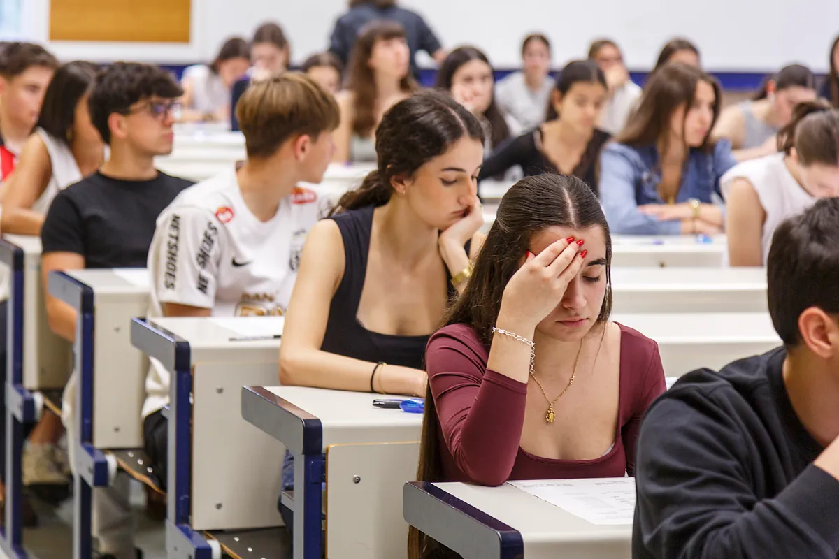 El Gobierno convoca con seis años de retraso los premios de fin de carrera: saca ahora la cita para los que se graduaron a partir de  2020
