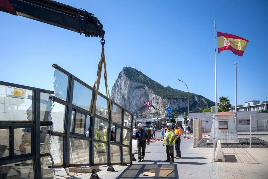 Explosión de alegría por el fin de la Verja de Gibraltar: «No nos lo creemos»