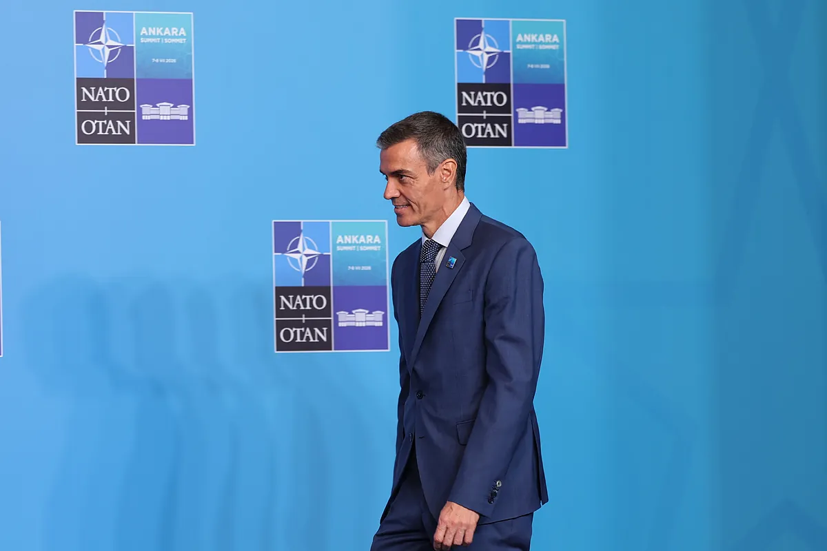 El CIS de Tezanos remonta al PSOE y le da una ventaja de casi ocho puntos sobre el PP en el mes de la condena a Ábalos