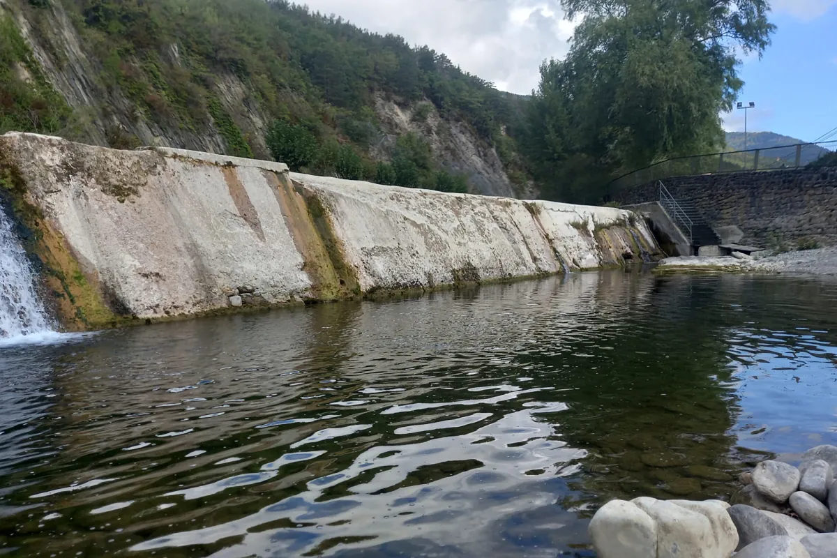 Mueren ahogadas tres personas en la presa de Roncal en el río Esca (Navarra)