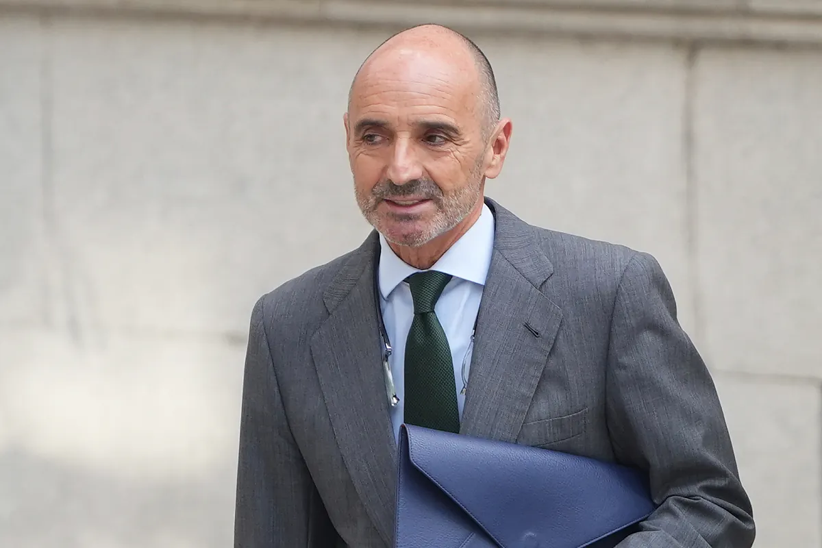El pagador de Zapatero declara ante el juez que el ex presidente le anticipó que el Gobierno iba a aprobar el rescate de Plus Ultra