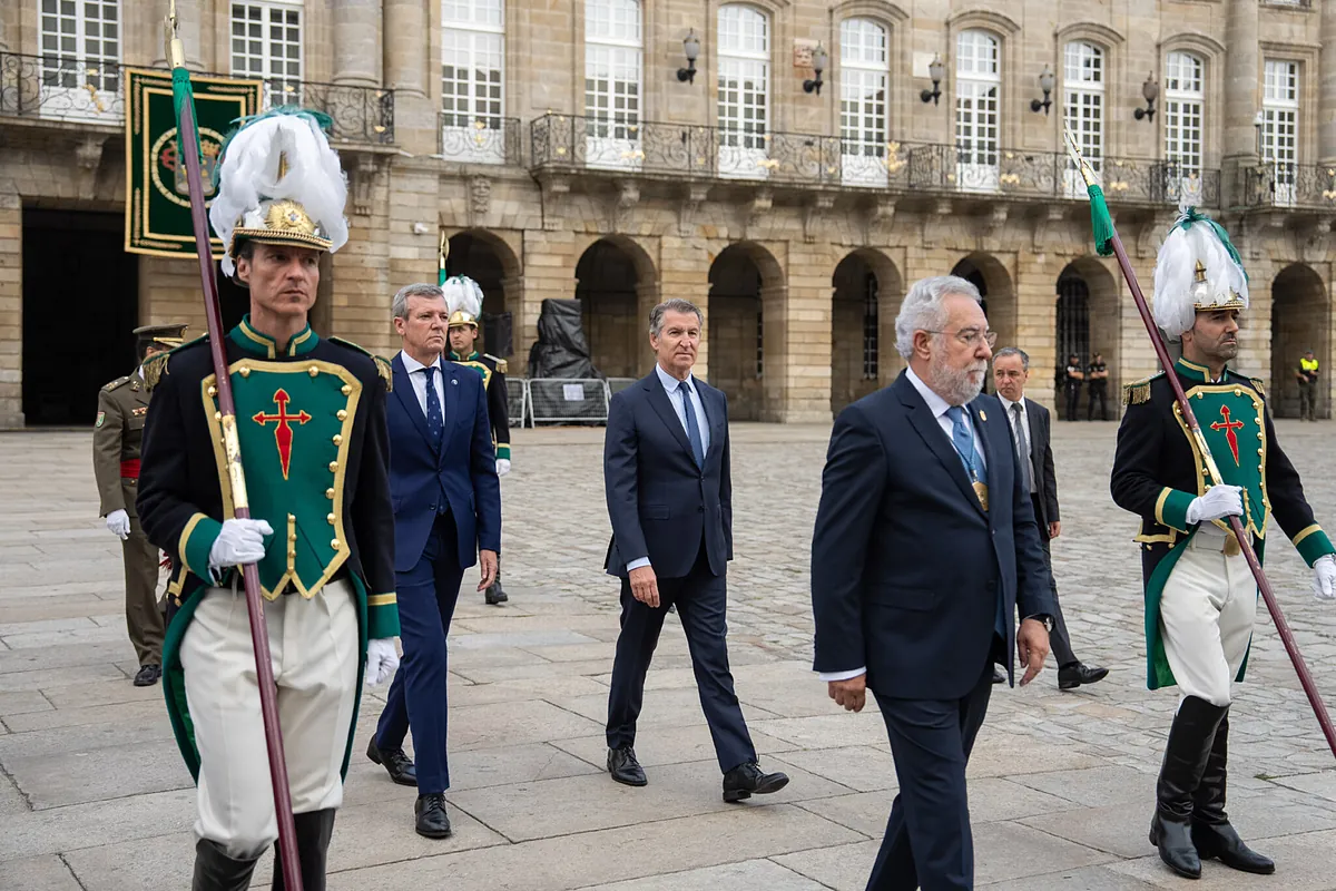 Feijóo llama a «refrescar el ambiente político» frente a los incendios: «España no puede tener ninguna discusión ahora»