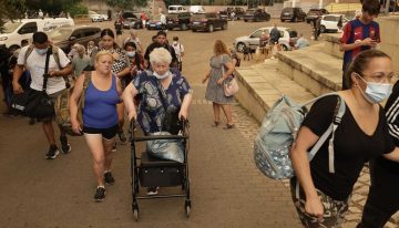 Ayuso se desplaza a su pueblo, Sotillo de la Adrada (Ávila), para recoger pertenencias personales ante el desalojo por el incendio