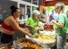 Con los 60 héroes de La Adrada que resistieron a las llamas para salvar su pueblo «con mangueras de jardín»