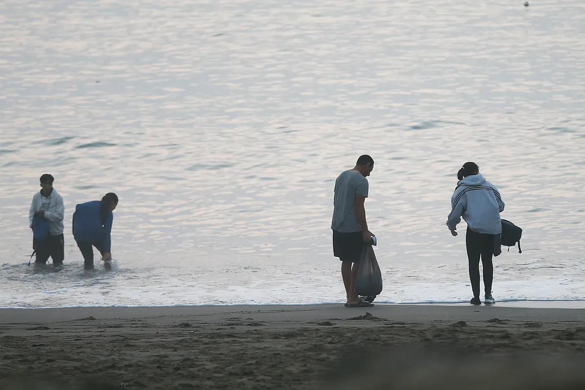«Venid»: la llamada que desató el asalto masivo de migrantes a Ceuta mientras los agentes denuncian la «falta de efectivos» y la «guerra híbrida» de Marruecos