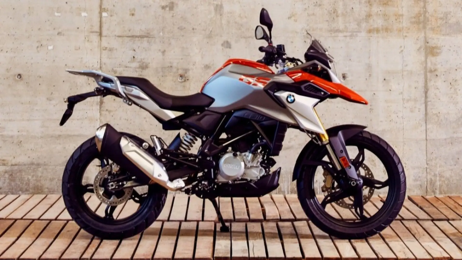 La 'triple entente' de gigantes del motociclismo hindú lanza una ofensiva para expandir su catálogo en España