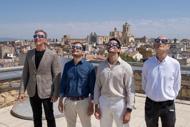 Catalunya acelera hacia el eclipse: 23 puntos de observación, 150.000 gafas gratuitas, 700 mossos y restricciones en la AP-7