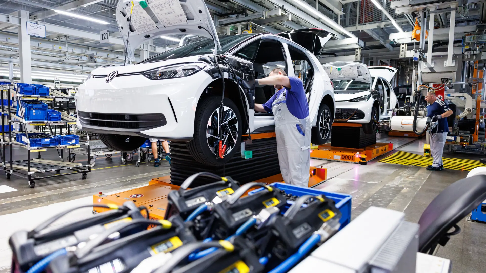 El automóvil exige soluciones para un absentismo laboral que se ha disparado un 50% desde 2018 y resta competitividad al sector