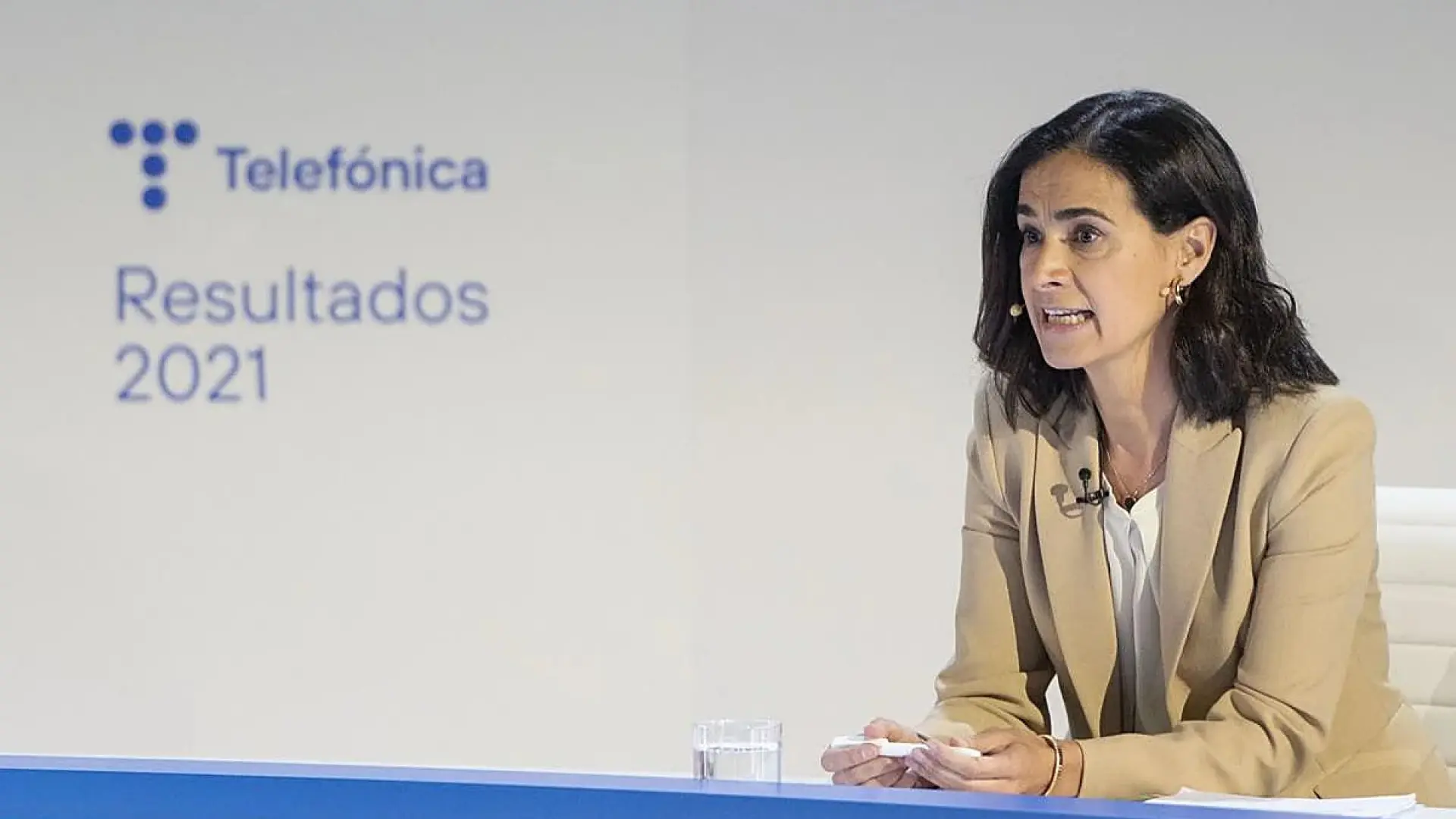 Cellnex ficha como consejera a la exdirectora financiera de Telefónica, Laura Abasolo