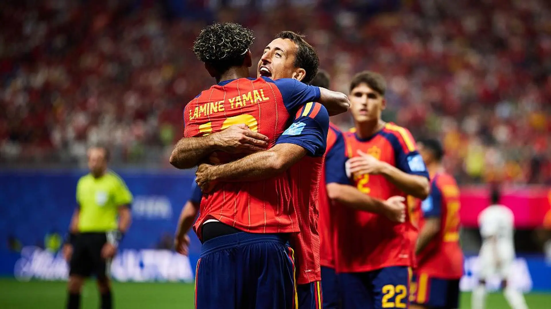 Mikel Oyarzabal, sobre Lamine Yamal: «También es responsabilidad nuestra ayudarle a que se sienta menos presionado»