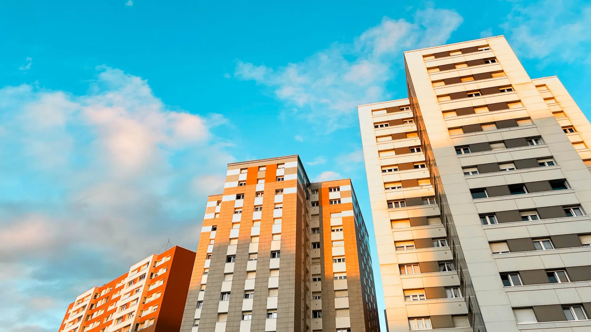 La CNMC pone el foco en las hipotecas en plena escalada de precios y crisis de acceso a la vivienda