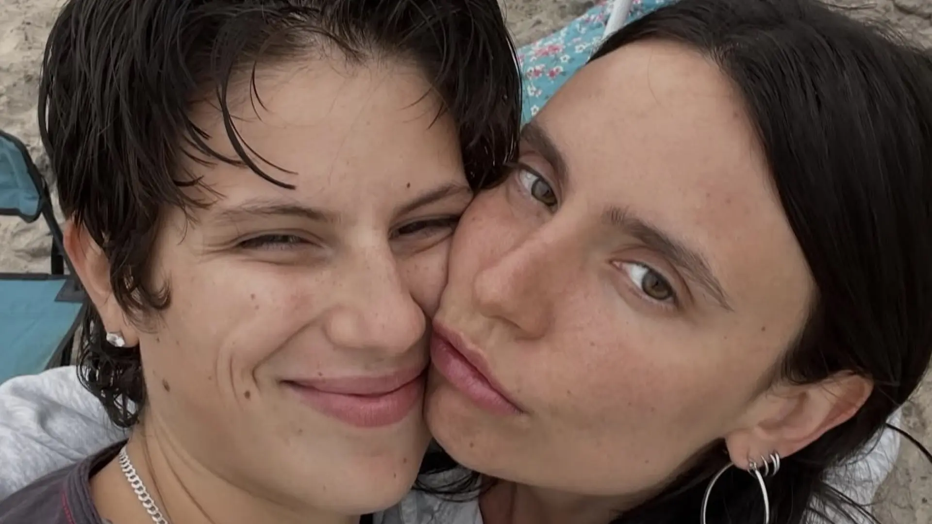 Bruna, la hija de Aitana Sánchez-Gijón, y su novia con planes de boda: «La mujer de mis sueños»