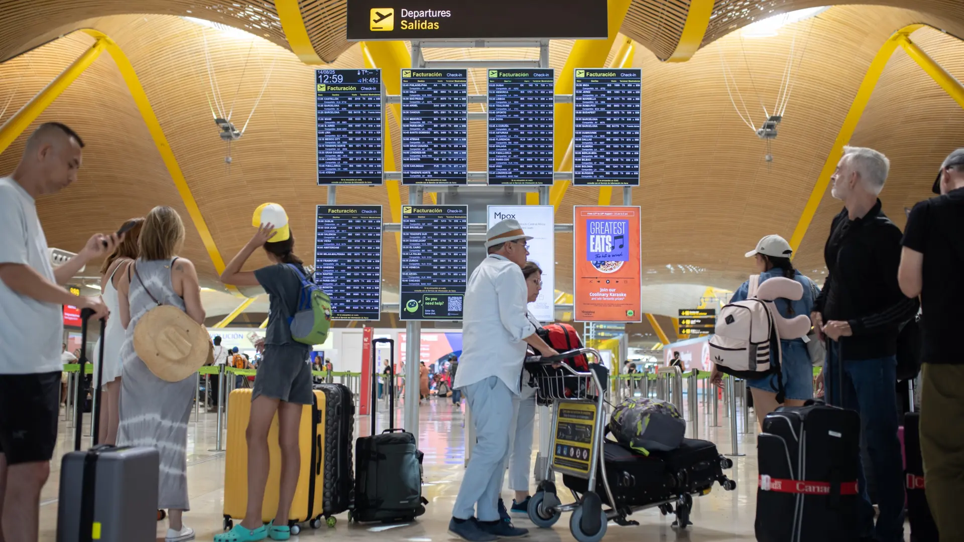 Aena limitará la capacidad de Barajas y El Prat el próximo verano para evitar la saturación