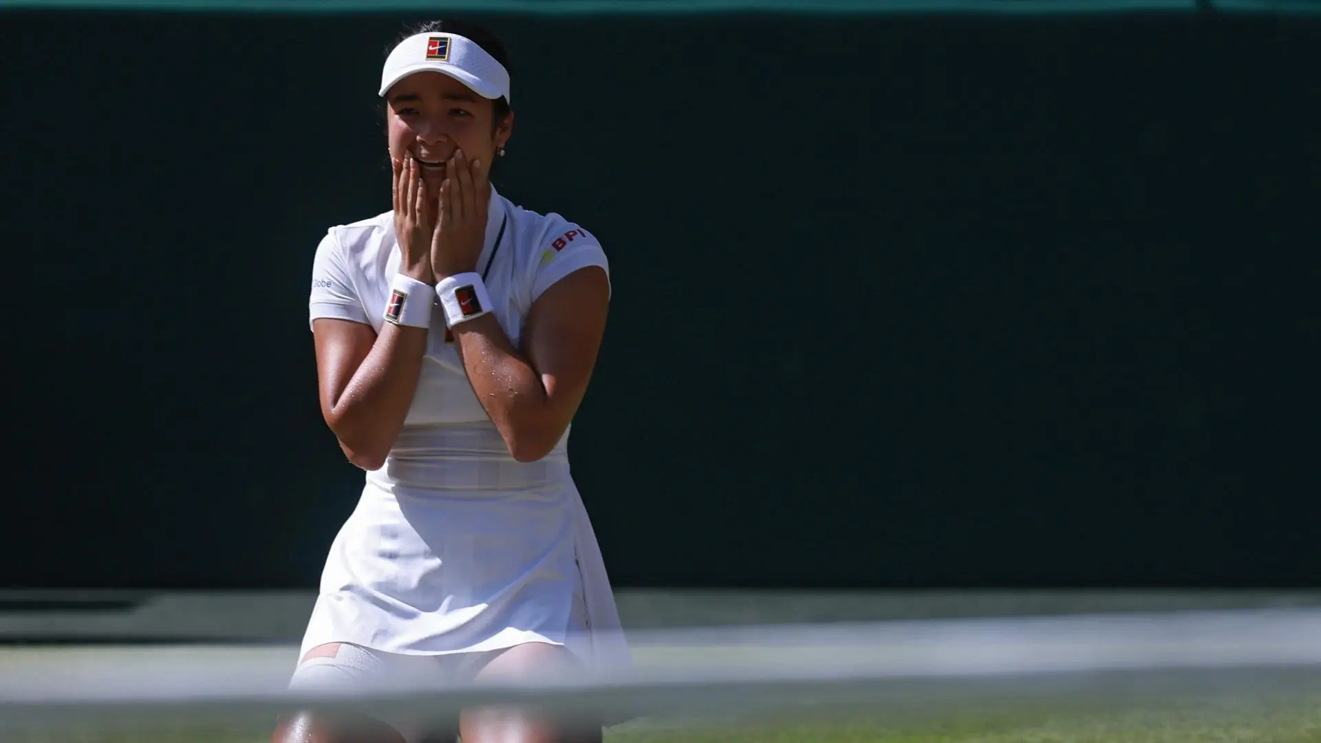Alexandra Eala, la nueva perla del tenis que se formó en la Rafa Nadal Academy, despide a la campeona Iga Swiatek de Wimbledon