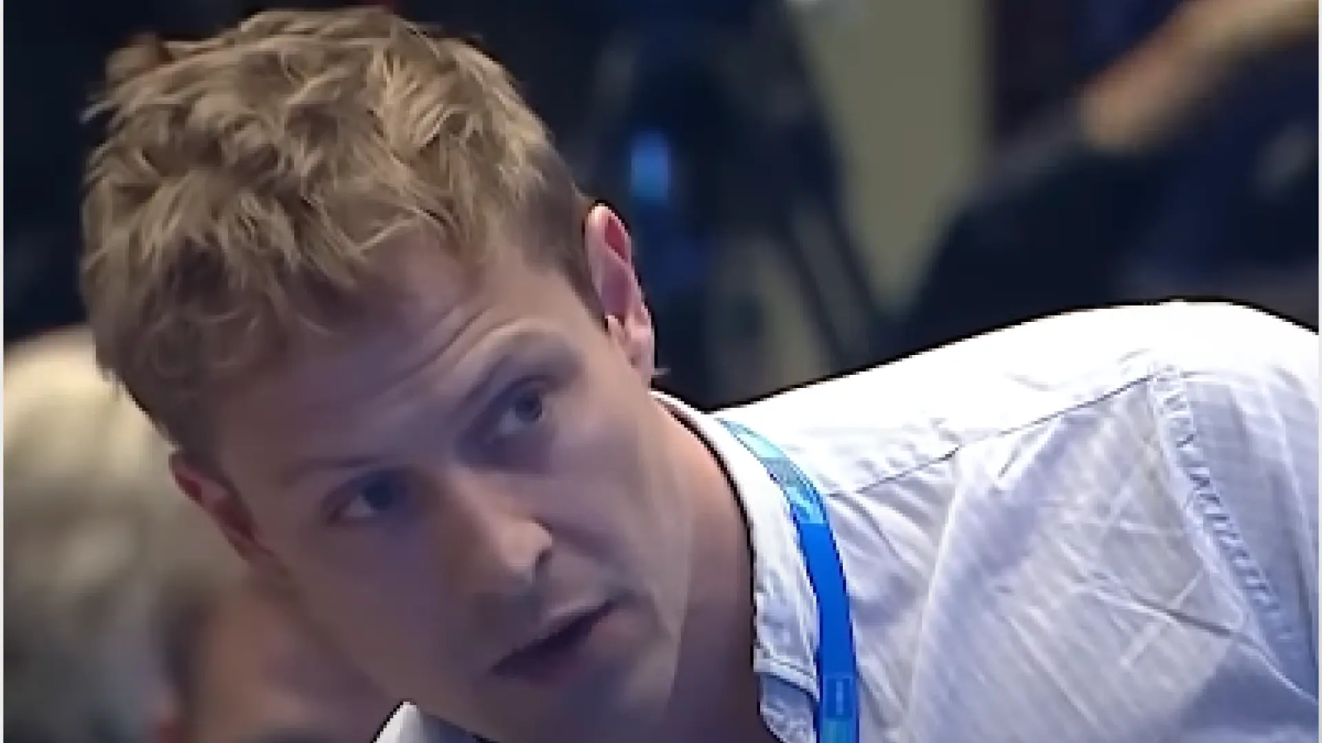 Quién es Rasmus Svaneborg, el periodista que sacó los colores a Mark Rutte por apoyar a Trump: danés y campeón de rugby acuático