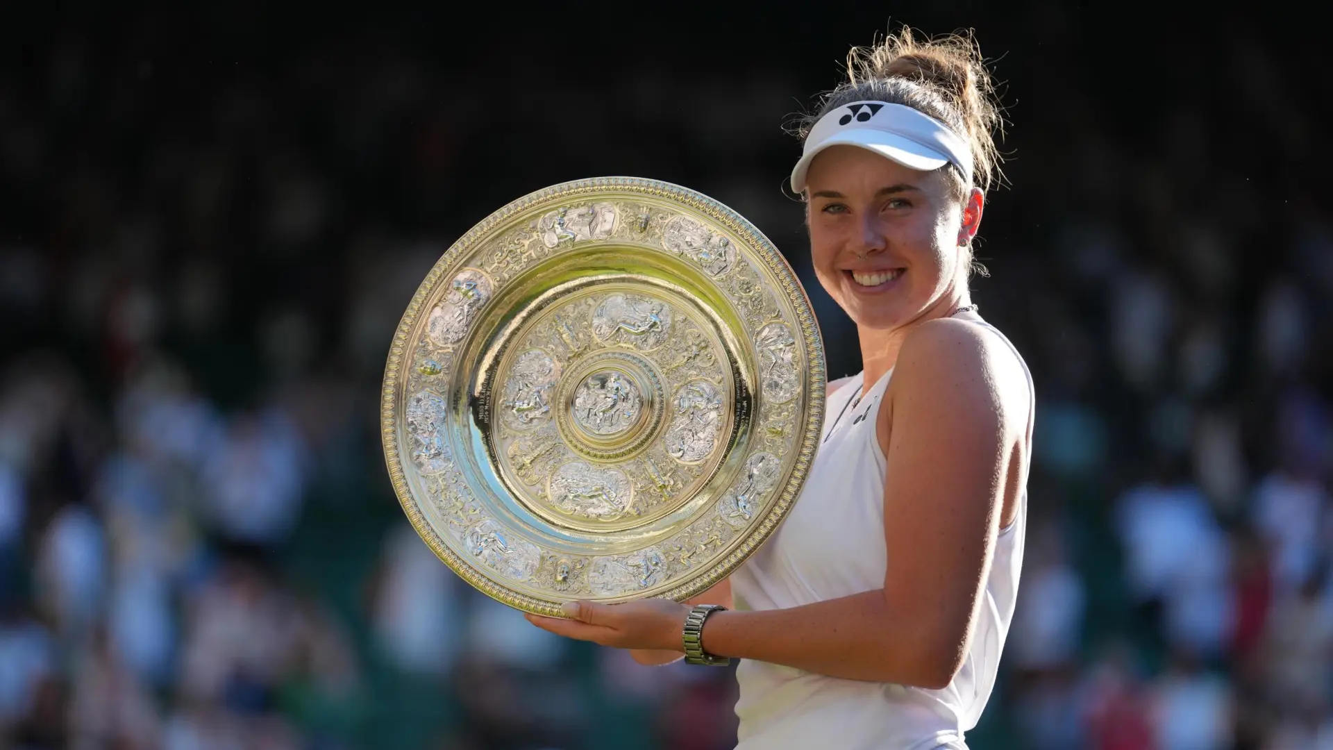 Wimbledon tiene nueva reina: Linda Noskova tumba a Muchova y levanta su primer Grand Slam