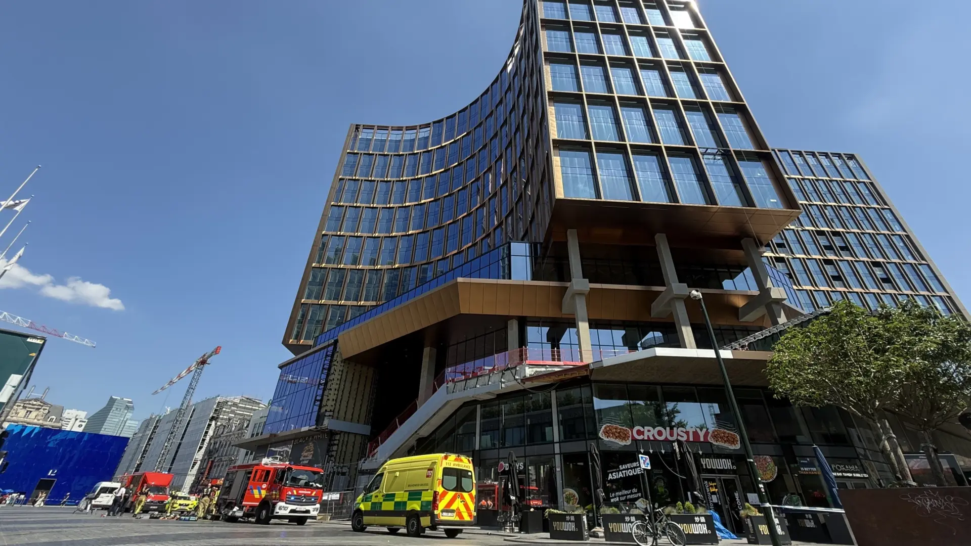 Varios muertos y seis desaparecidos en el incendio de un edificio en Bruselas