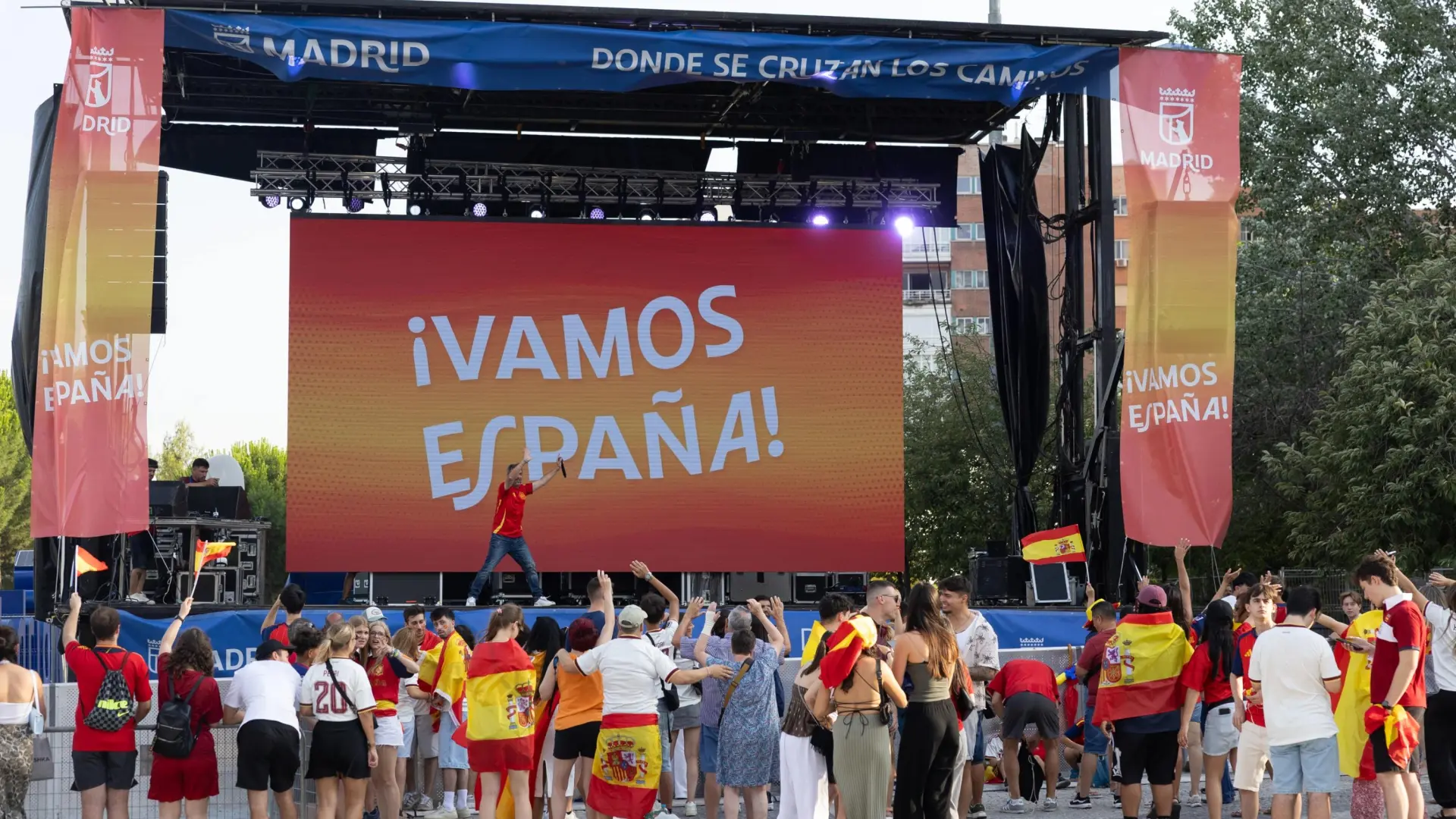 La previa de las semifinales en Madrid Río, en directo: así vive la afición el duelo entre España y Francia del Mundial 2026