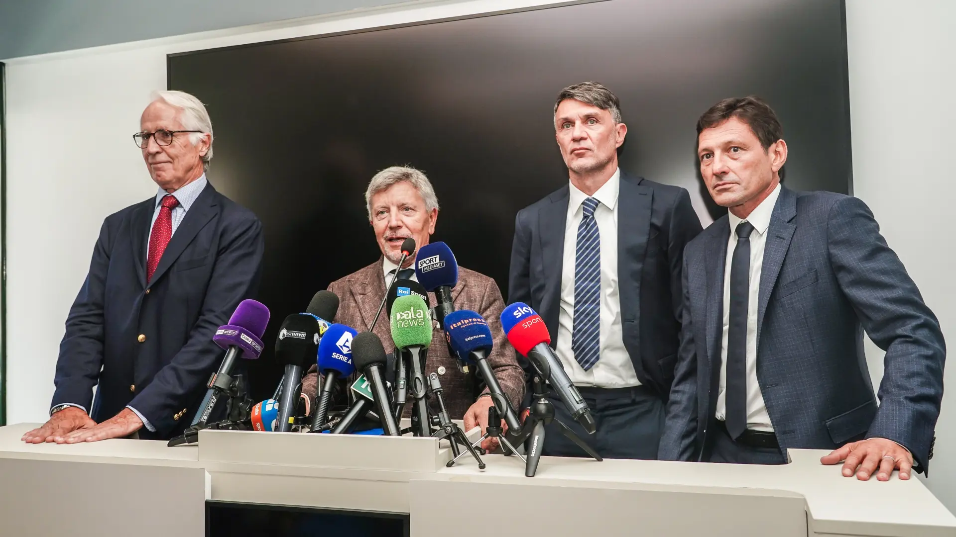El fútbol italiano se desmorona: Maldini y Leonardo dimiten tras el 'no' a Andrea Pirlo