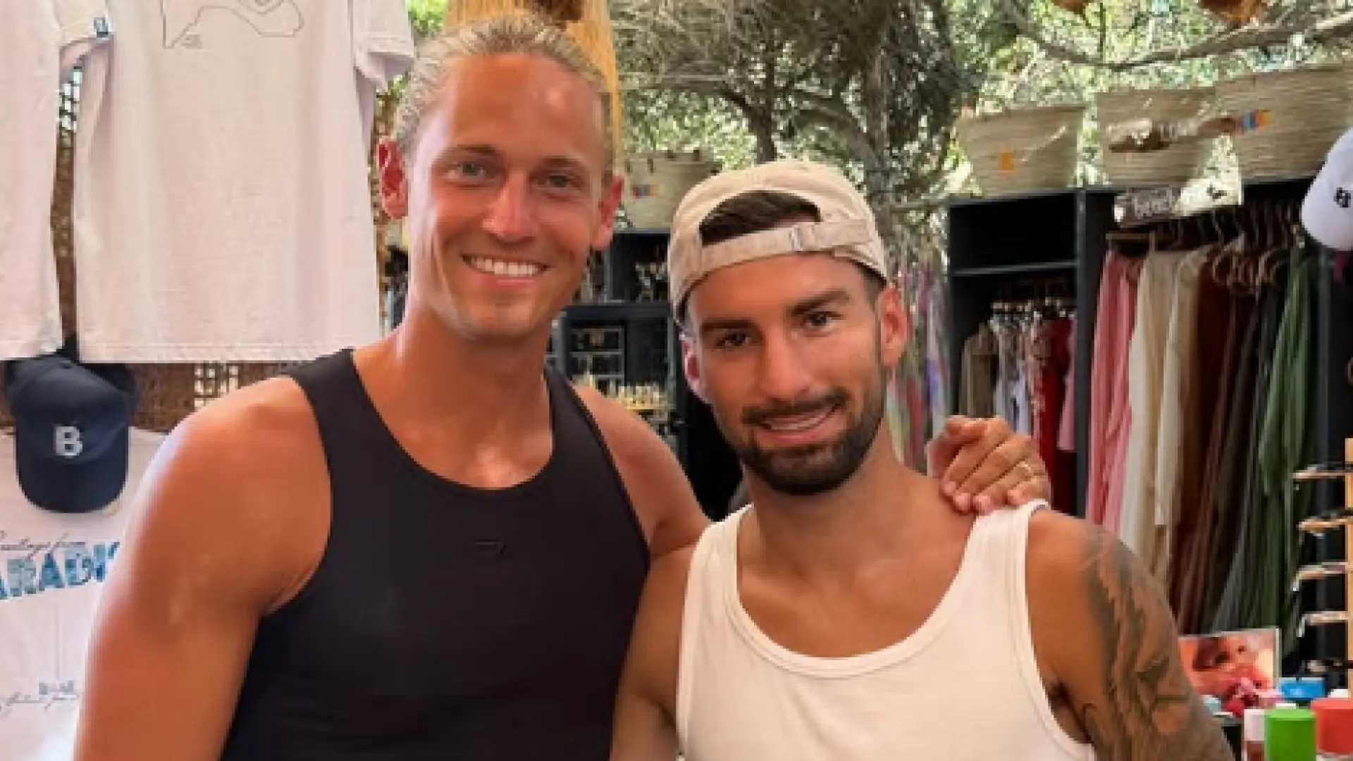 Marcos Llorente y Álex Baena se divierten en Formentera: restaurante de lujo y fiesta en una conocida discoteca