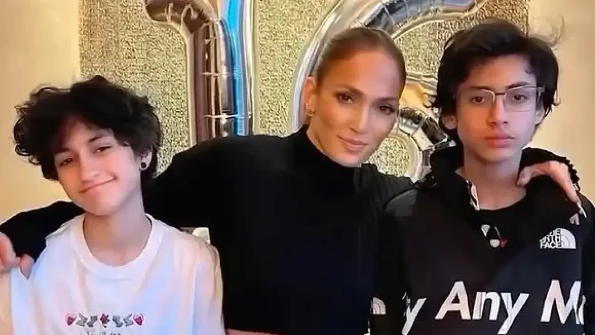 Las lágrimas de Jennifer López ante el gran cambio de sus hijos: «Quiero que sean felices»