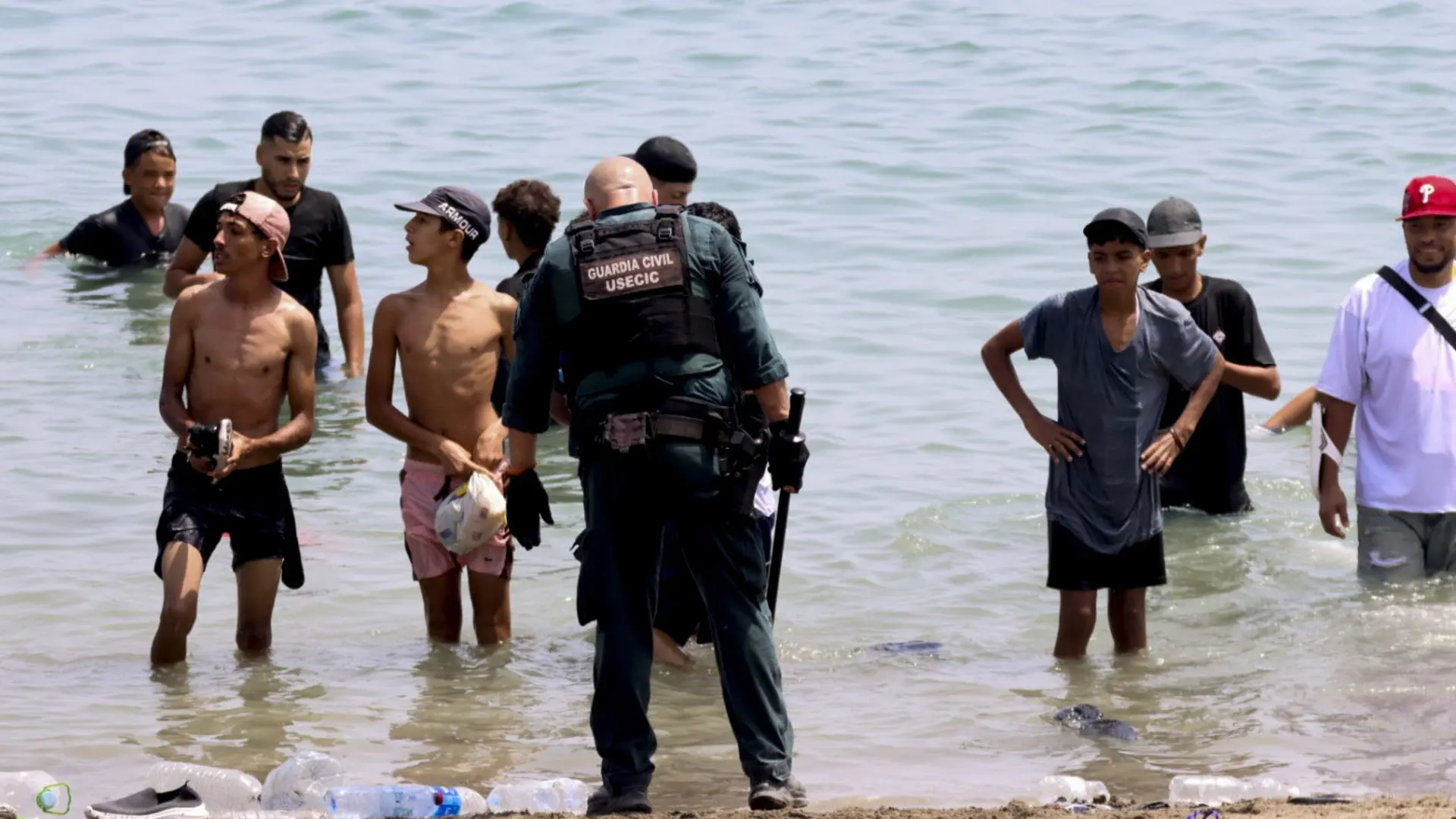 La UE afirma que «ni una sola persona» que cruzó a Ceuta desde Marruecos ha entrado a territorio continental