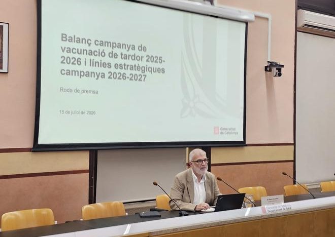 Catalunya mantiene la vacunación de gripe y covid a partir de los 60 años y prevé reforzar la inmunización de sanitarios y docentes
