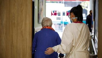 La falta de médicos y el envejecimiento disparan hasta los 4 meses la espera para recibir rehabilitación: «Se pierden oportunidades de recuperación»