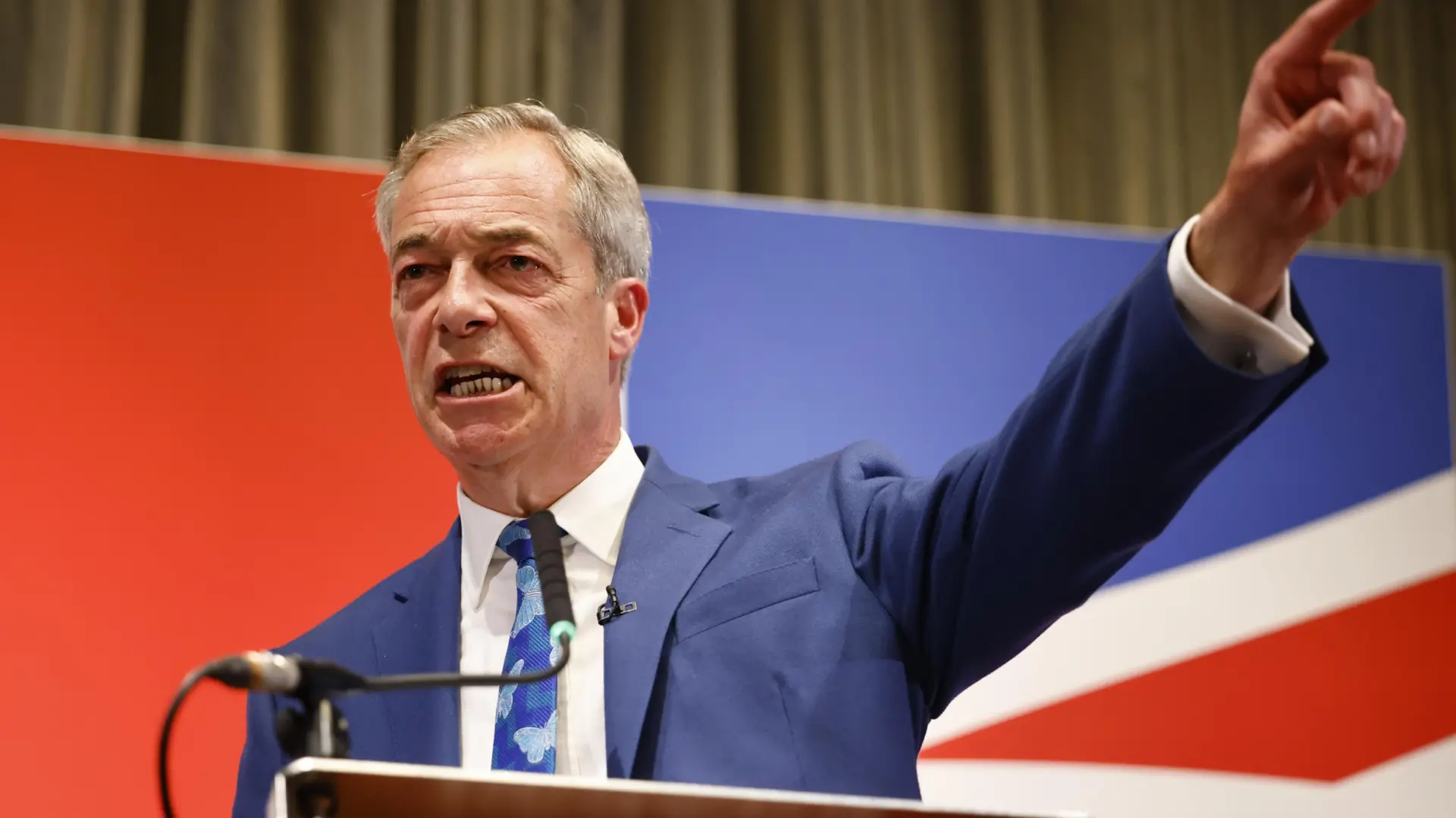 Por qué ha dimitido Nigel Farage y qué pasos dará ahora en medio de la investigación por el regalo millonario