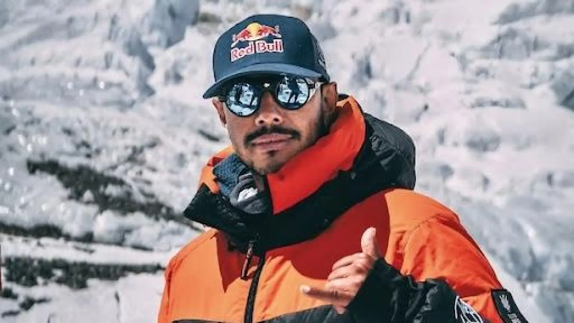 Quién es Nirmal Purja, leyenda del alpinismo desaparecida tras la avalancha en uno de los picos más altos del mundo