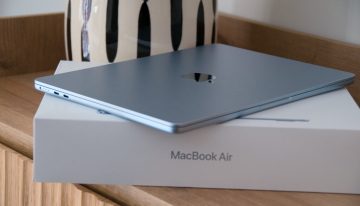 Buscando una funda para MacBook me quedo con esta de TomNoc: no es nada cara y viene hasta con una bolsa aparte para accesorios