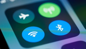 Este hacker demuestra en una conferencia de ciberseguridad por qué hay que apagar el Bluetooth del iPhone. Yo discrepo